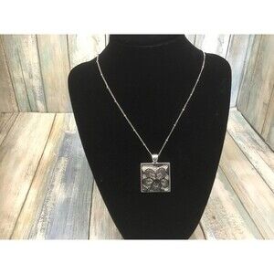 Lace Pendant Silver Chain